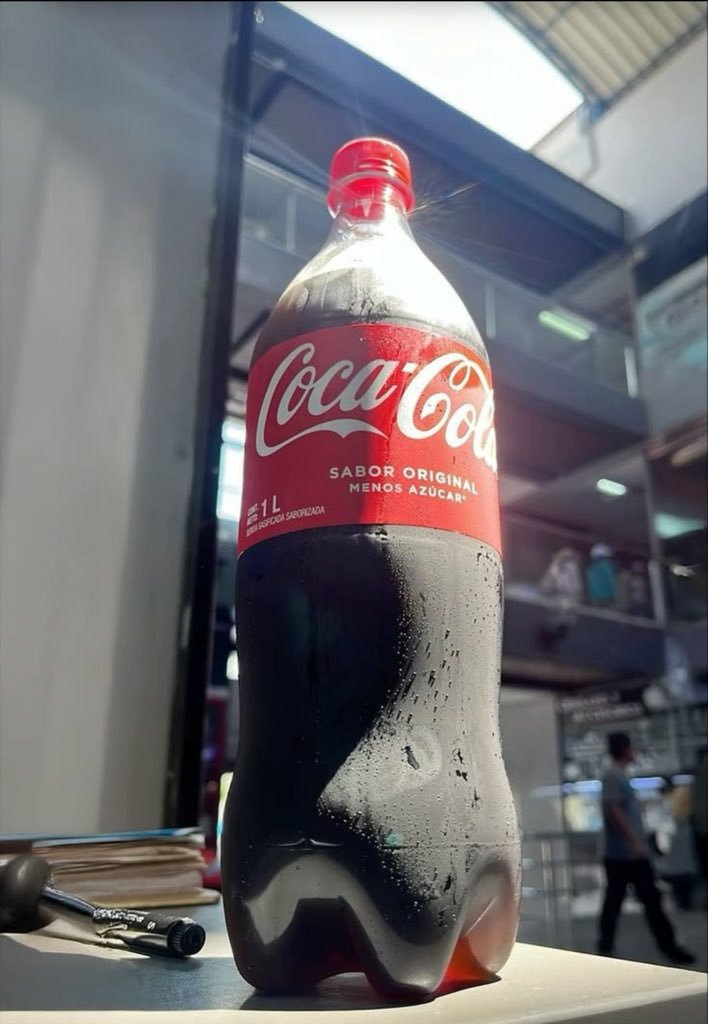 roydey4u's tweet photo. Which one gives you the best taste 

Coca cola.        Or.     Pepsi https://t.co/UfQc5k7UJX