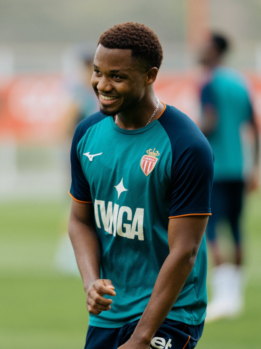 StakeFootball's tweet photo. 🚨🚨| JUST IN: Ansu Fati is officially 𝗕𝗔𝗖𝗞 𝗜𝗡 𝗧𝗥𝗔𝗜𝗡𝗜𝗡𝗚 with the AS Monaco squad. 💪🇲🇨 https://t.co/GPnowzPGZH