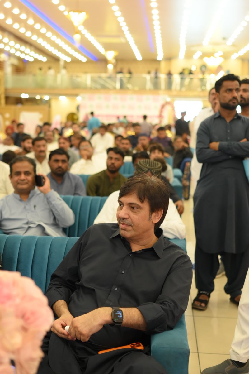 FaizullahK64113's tweet photo. شہید محترمہ بینظیر بھٹو کے خواتین کو بااختیار بنانے کے وژن کو آگے بڑھاتے ہوئے میرپورخاص میں خواتین کے لیے مفت پنک اسکوٹیز کی تقسیم ایک اہم اقدام ہے۔
#FreePinkScootyMirpurkhas #WomenEmpowerment https://t.co/6UBTXouu8v