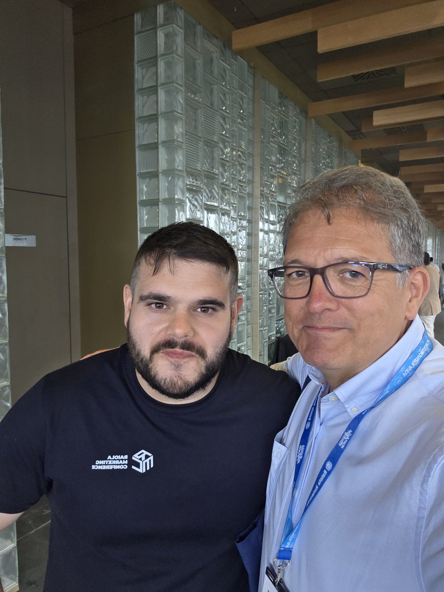JuanCVezVazquez's tweet photo. #RMC26 no es posible sin @raiolanetworks y sin el talento y el talante se mi adorado @alvarofontela https://t.co/43LkQH1j6t