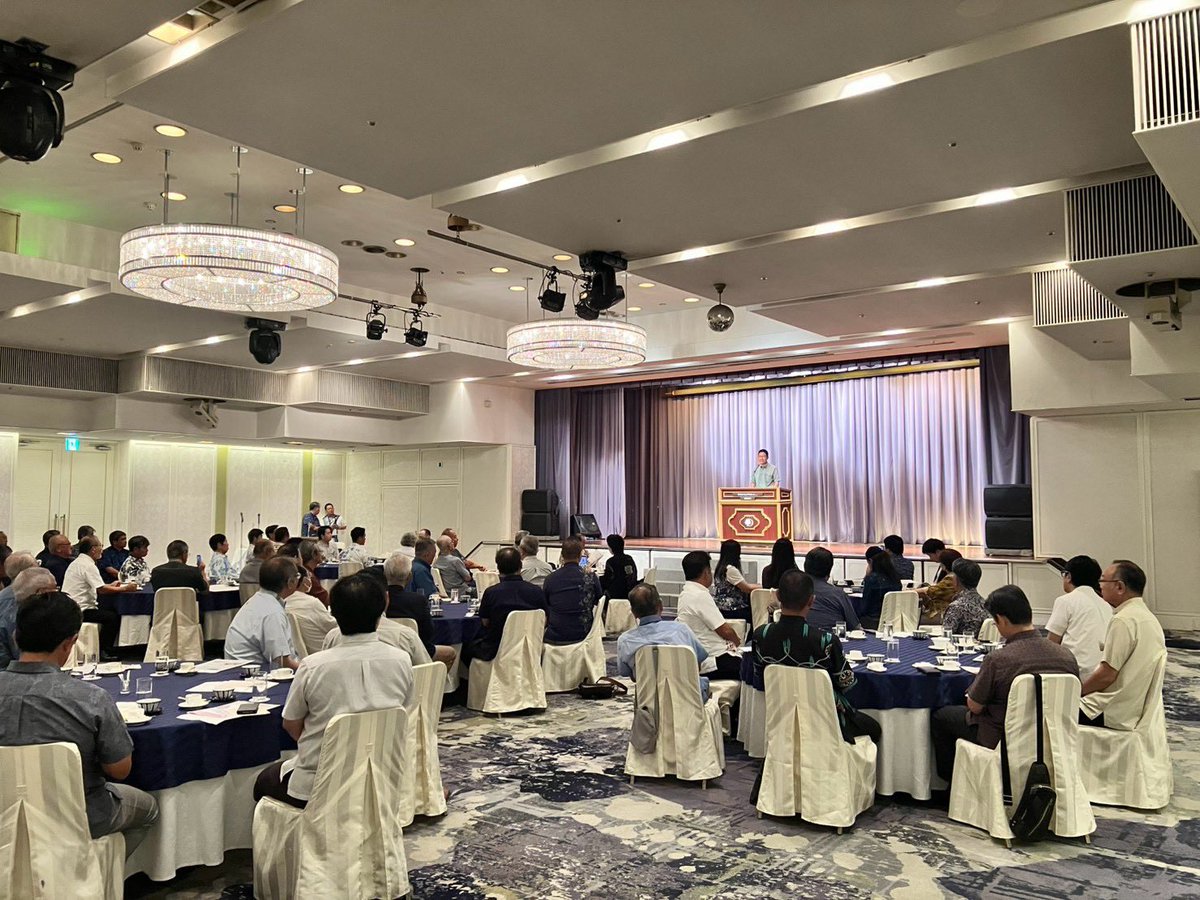 GentaKoja's tweet photo. 本日は、おきなわ新時代を拓く会に参加させていただきました。

30日からの県政への決意を出席者の皆さまに対して、お伝えいたしました。

ありがとうございました。

#古謝げんた
#沖縄を前に https://t.co/t8JULJyYxQ