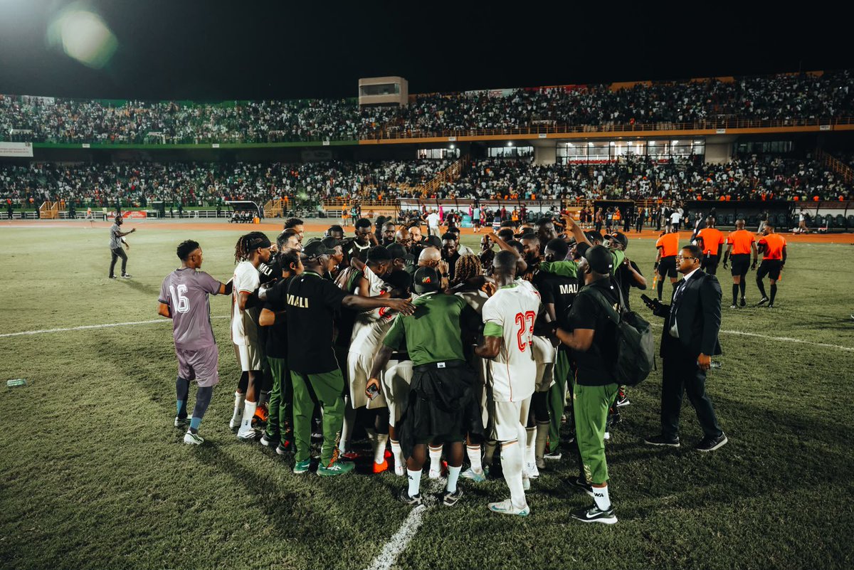 msangare2002's tweet photo. Un beau succès pour démarrer cette campagne 🇲🇱 🦅
Mali Puissanci 
Merci à notre peuple malien pour le soutien immense
On continue, ensemble ⚔️ https://t.co/SjwSo6pjZh