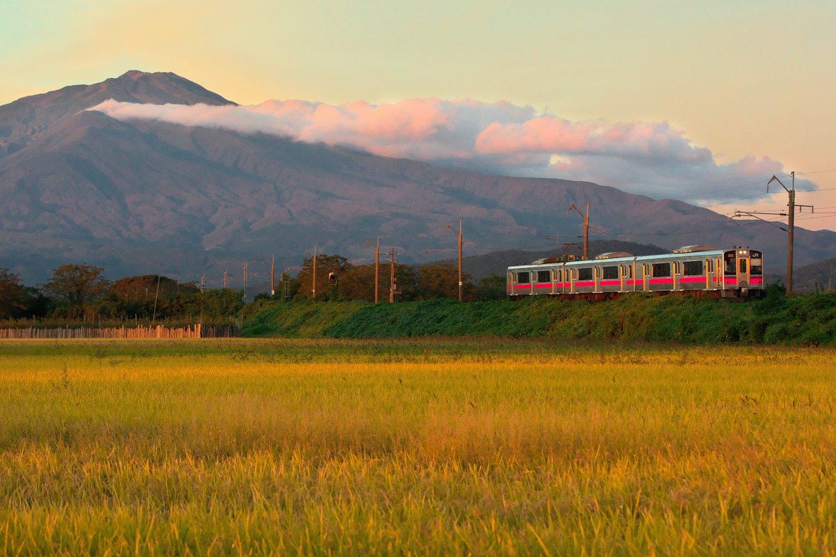 s0811146's tweet photo. とある日の羽越本線

546M
編成変更2→3

701系かっこいいなぁ
秋田キャラバンMFありがたや🤤 https://t.co/1DFx0uBrvR