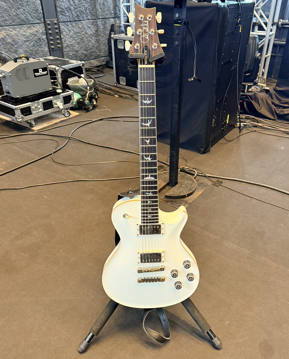 tasuku_tohyama's tweet photo. #SPYAIR
「JUST LIKE THIS 2026」

河口湖ステラシアター

1年ぶりの JLT  in Japan🎸
最高の景色でした🤓

ありがとうございました！！ https://t.co/Ts74ABXTy6