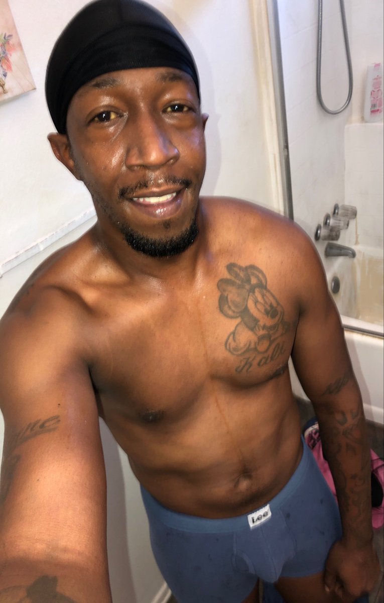 ShogunPirateTV's tweet photo. Selfie Saturday 💦 https://t.co/dwNmel3Qxc
