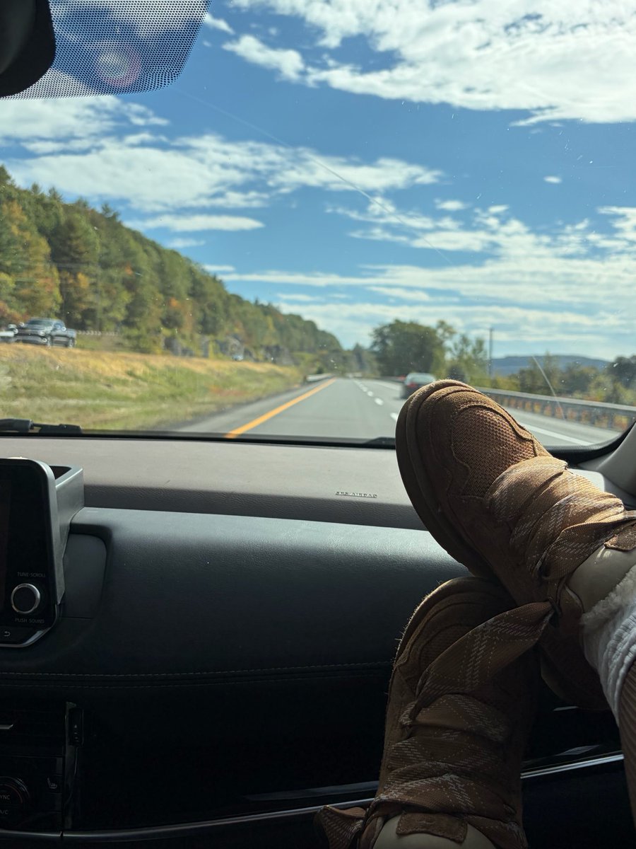Princessbeebee0's tweet photo. New Hampshire losers I’m in your state 😈😈
Text me for your needs 😋 https://t.co/L8lLVXe50X