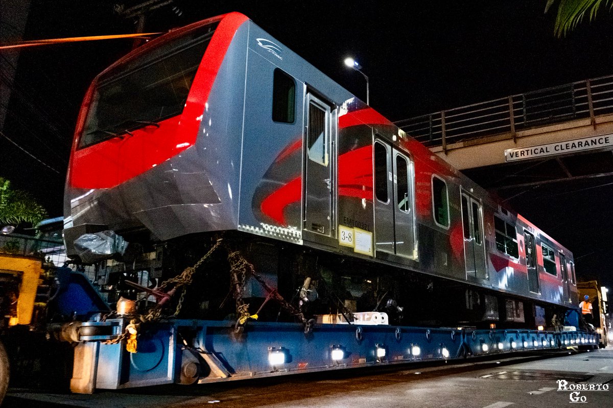 StTopHat's tweet photo. The 8th and final car of the third NSCR train-set has finally set out for delivery

I can’t wait for when the fourth set starts to be delivered too https://t.co/sbfngPLKJO