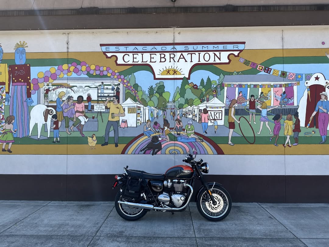 brookscarol4713's tweet photo. Motorcycle photography, Triumph Bonneville, motorcycle travel, life on two wheels, classic motorcycles https://t.co/8oCt64lp05