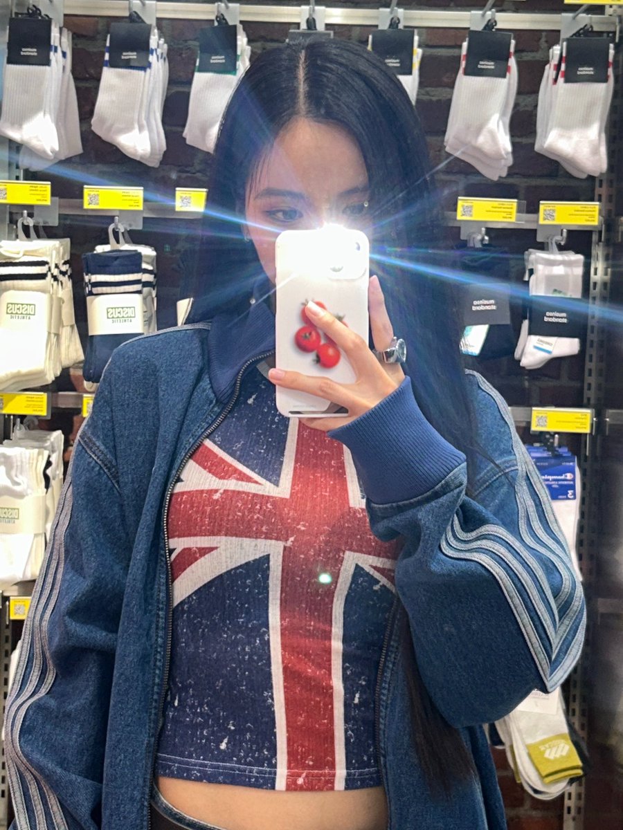 dekionyu's tweet photo. 260924 유온 IG

👚👜👖👀
# fyp # explore # ootd

#JELLYFISHNGG #YUON #유온 https://t.co/zsK6CHYcrx
