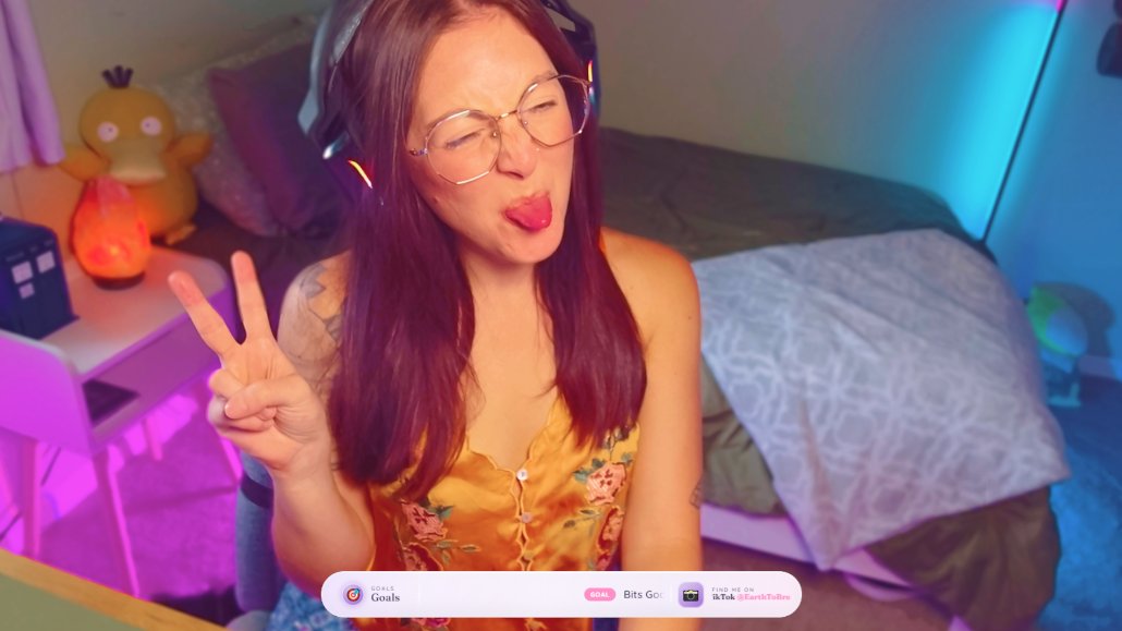 EarthToBreLive's tweet photo. Chats before turning on Crowd Control in The Sims 4... help. 

Twitch // EarthToBre https://t.co/n1ccSRmm4Q