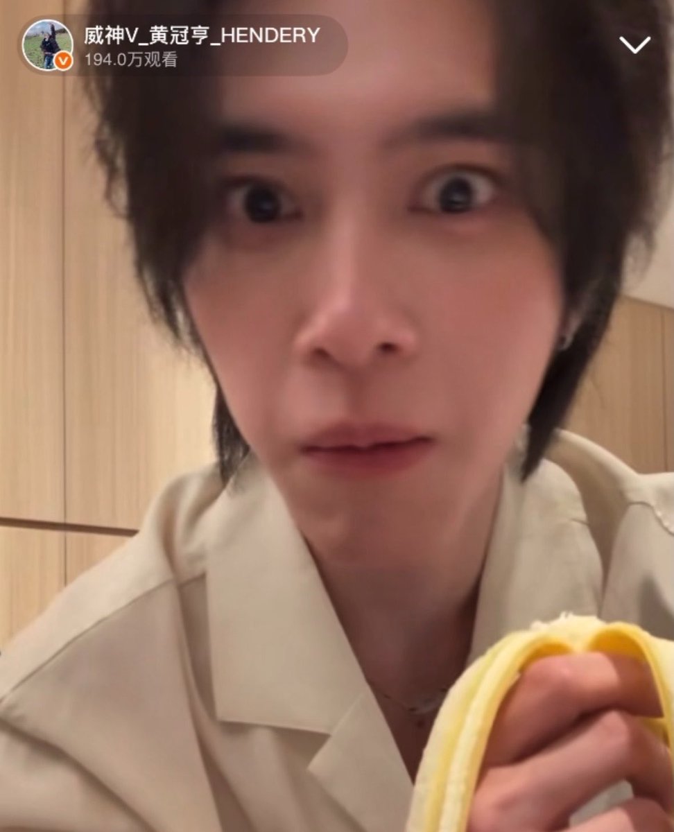 jojohaechi's tweet photo. Hendery :"jujur gweh lupa lagi live. Cape? Kaga sih, ga cape sama sekali! Eh bentar gweh emang udh live berapa jam? HAH 3 JAM ??" ( muka kaget )

Hendery 😭😭😭😭😭 https://t.co/oZ19SASx0Y