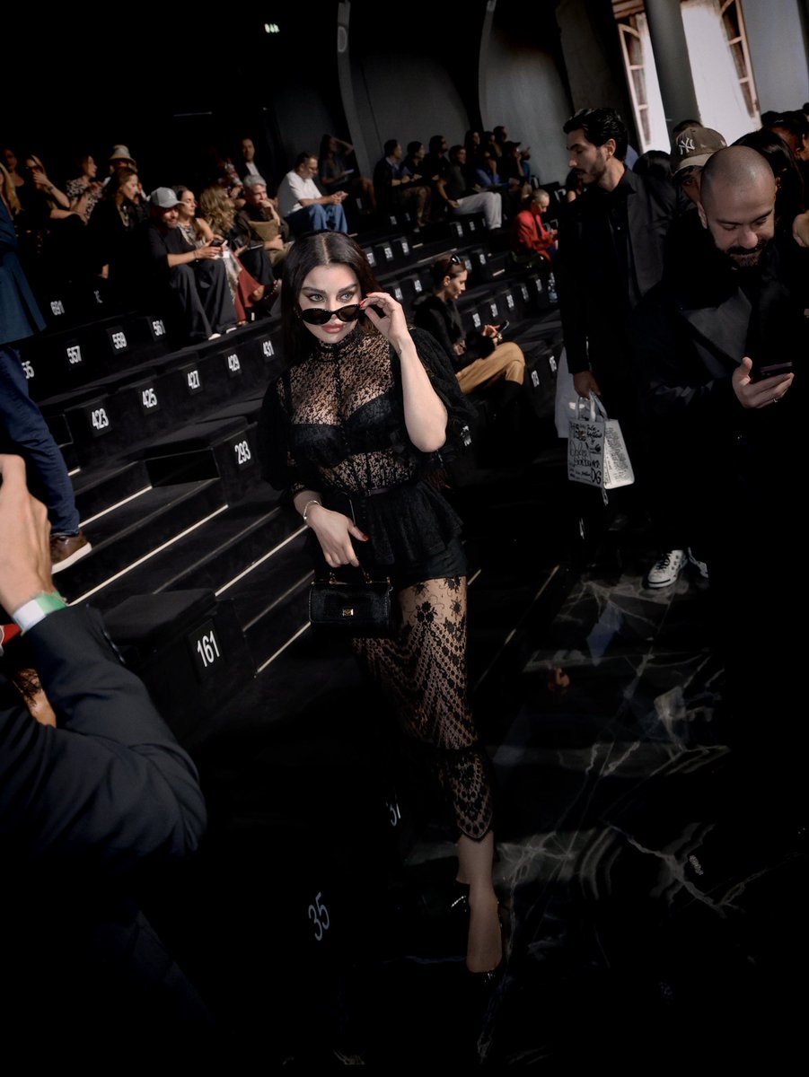 HaifaWehbe's tweet photo. Haifa Wehbe x Dolce Gabbana ❣️
#MilanFashionWeek #MFW 
  #최산 #에이티즈_최산  💙
@dolcegabbana #HaifaWehbe https://t.co/uV2qgGTJYo