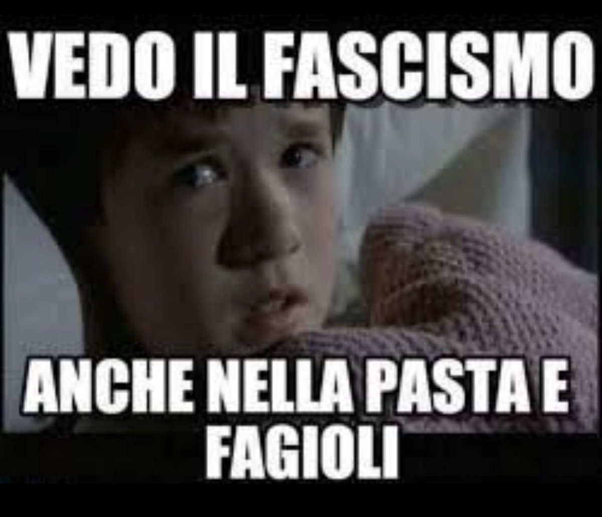 JUfarte's tweet photo. @SalisIlaria 😂😂 https://t.co/SpY0NUhXQG