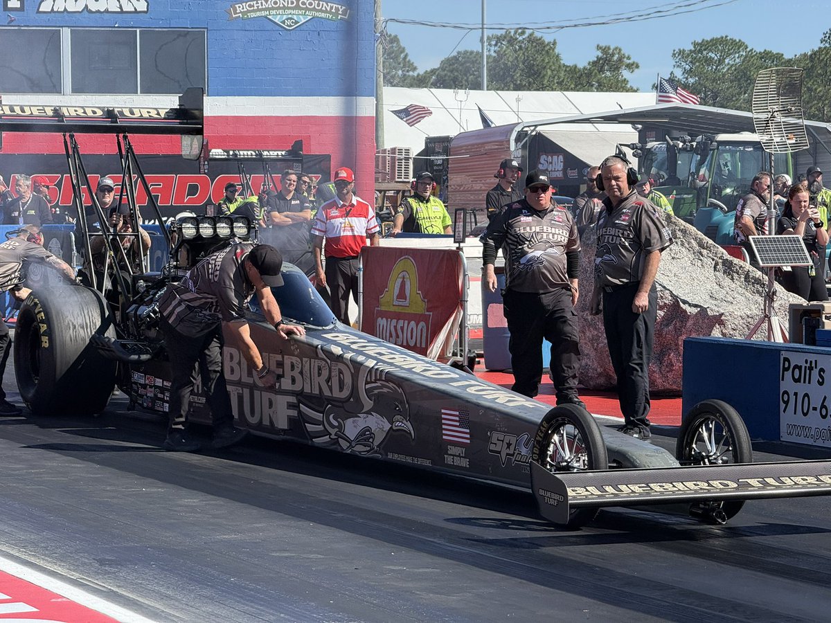 SCAGRacing's tweet photo. Q3 #TheRockNats Results:
Will Smith (@wsm1320) and the @BluebirdTurf Top Fuel Dragster slow to a 3.883 at 262.70mph.
@sp_tools_usa | @redlineoil | @SCAGRacing | @MayvilleMtl | @NHRA | @ScagPower | @therockdragway
#DragRacing #NHRA #TeamRedLine #TopFuel #Dragster #SimplyTheBrave