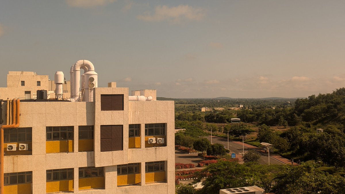 adeez_nuts's tweet photo. i was in my "damn this campus is so pretty" phase in my first year and i think i am back in that phase. https://t.co/4tnXZ4qbdZ