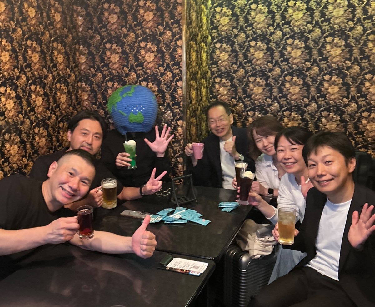 ChangingSchool's tweet photo. 昨日は際立って成果を出された受講生7名と焼肉会、本日は無料ワーク会andオフ会(andVIP会)おそらく世界でここでしか聞けないような驚きの貴重な話(誇張なくww)のシェアがありました😳 https://t.co/2PvuTN5ipG