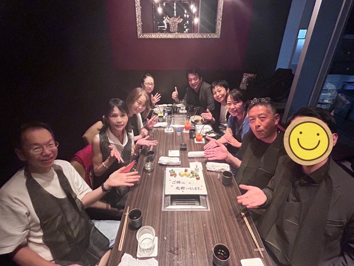 ChangingSchool's tweet photo. 昨日は際立って成果を出された受講生7名と焼肉会、本日は無料ワーク会andオフ会(andVIP会)おそらく世界でここでしか聞けないような驚きの貴重な話(誇張なくww)のシェアがありました😳 https://t.co/2PvuTN5ipG
