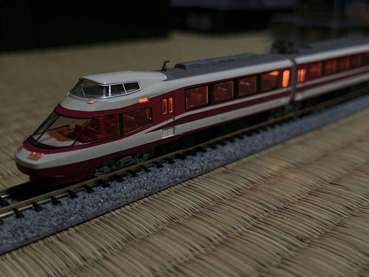 ra_venRa_ven's tweet photo. KATOのHiSEメンテナンス。
連結器は、前情報通りヒビが入ってて限界...ここはK.L Labさんのパーツに置き換え。
ライト周りは、あえて純正のまま残しています。 https://t.co/xxjr08n1dI
