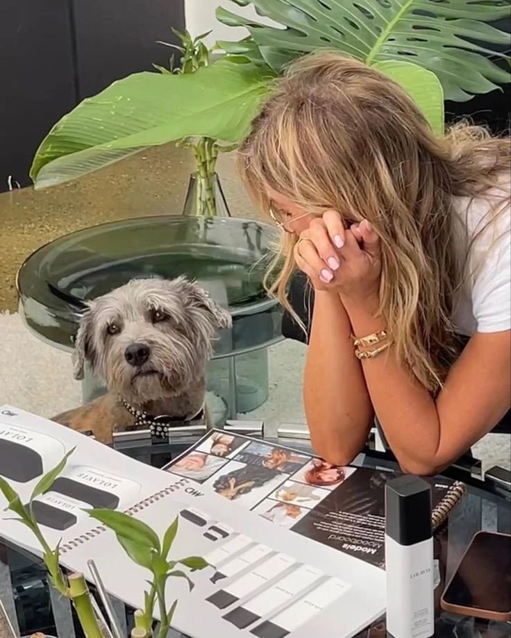 AnistonJenni44's tweet photo. Gorgeous 🥰 #JenniferAniston# https://t.co/LSOvGmLPIH
