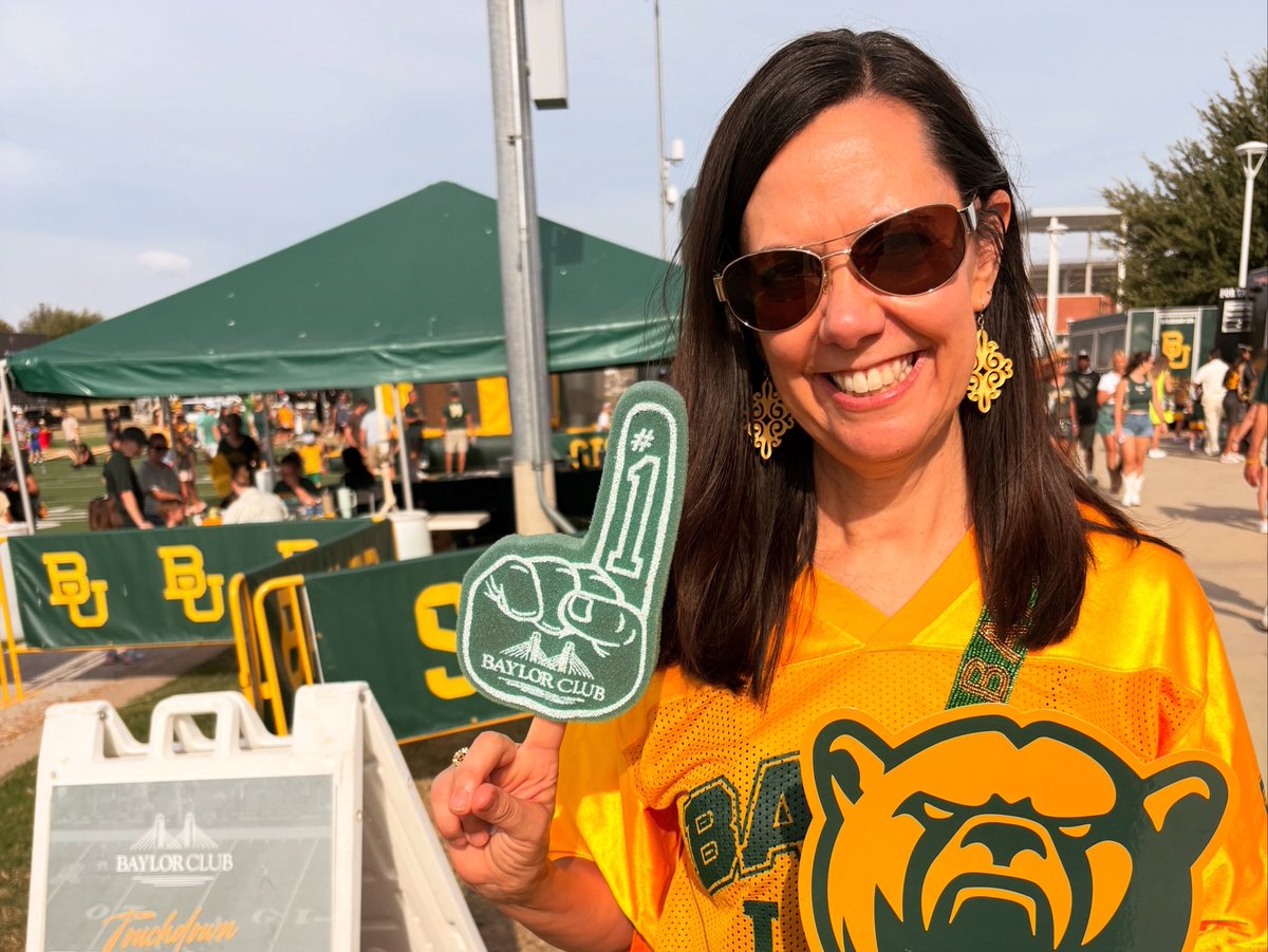 TreyMorris's tweet photo. It’s @Baylor Football Game Day!!! Let’s go BEARS!!! 🐻
#SicEm #SicEmBears #SicCO https://t.co/VPy1Pp64mP