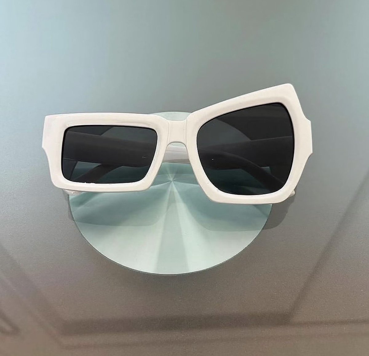 pmamtraveller's tweet photo. Louis Vuitton Distorted Sunglasses by Virgil Abloh (2021) https://t.co/qSCaLXrWqm