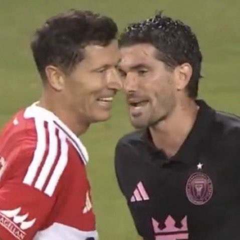 MundoBarcaNews's tweet photo. 🚨 ÚLTIMA HORA: 

LAMINE YAMAL DEJA UNA FRASE QUE APUNTA A DE PAUL 👀🔥

🗣️ «Nunca diré: “¿Quién eres tú? Yo he ganado el Mundial”. Solo lo harían personas estúpidas».

🎙️ @guardian https://t.co/edrqi9gxI7