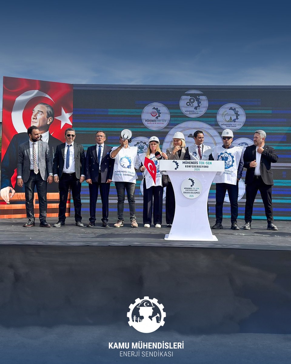 KaMuhEnerjiSen's tweet photo. Kamu Mühendisleri Enerji Sendikası olarak emeğimizin ve hakkımızın peşinde, omuz omuza meydanlardayız!

Ülkemizin enerjisini üreten, milli servetimizi koruyan mühendisler olarak kendi hayatımızda eksi bakiyeye düşmeyi kabul etmiyoruz. Nitelikli emeğimizin karşılığını almak, adaletli bir çalışma ortamı sağlamak ve mesleki itibarımızı güvence altına almak için "Mühendislik Meslek Kanunu" vakit kaybedilmeden, hemen şimdi çıkarılmalıdır!

Hakkımız olanı alana dek enerjimizle, kararlılığımızla ve sendikamızın gücüyle sahada olmaya devam edeceğiz. Mesleki haklarımız için sesimize ses verin!

#KamuMühendisleri #EnerjiSendikası #MühendislikMeslekKanunu #EmeğinGücü #HemenŞimdi #KamuMühendisleriSahada