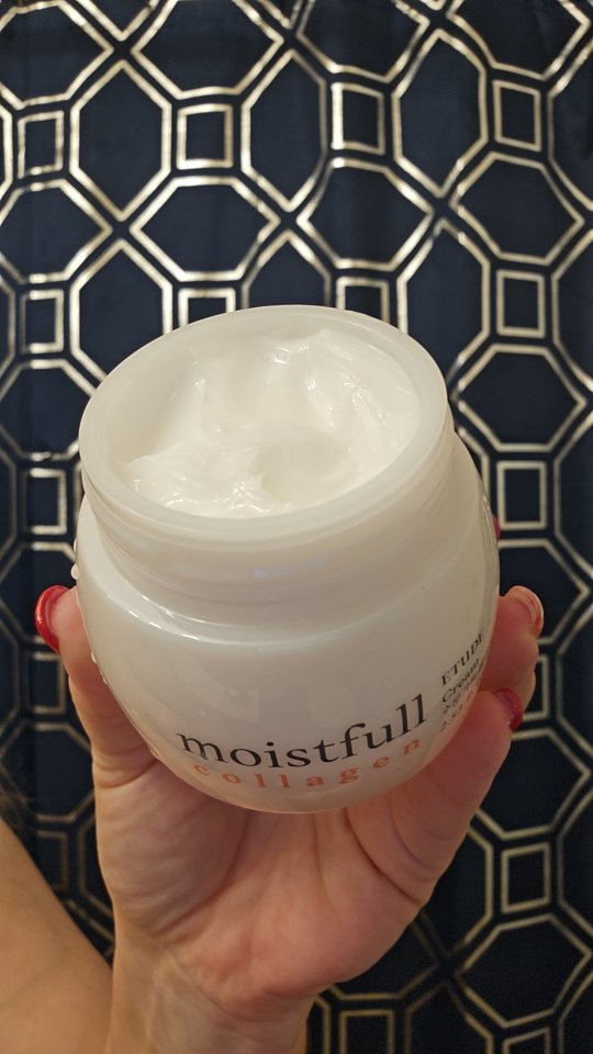 Alcoholismtest's tweet photo. كريم Moistfull Collagen من إيتود 
مفضل كوري بامتياز. قوامه رائع وخفيف، يمنح البشرة ترطيبًا فوريًا وامتلاءً ونضارة. مناسب للاستخدام اليومي، ويحسن احتفاظ البشرة بالترطيب وملمسها من أول استخدام. تستحقين التألق في كل عمر. متوفر في كوستكو. https://t.co/PlSprq66DZ