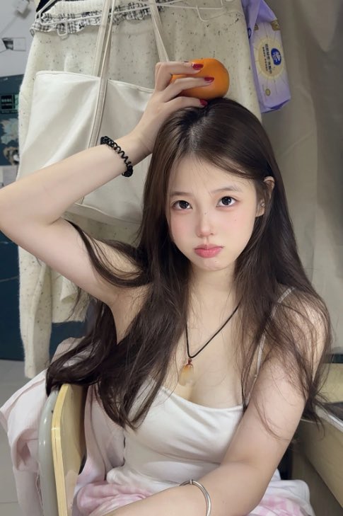 KennethEva312z's tweet photo. 自己摸自己的胸真的一点感觉都没有  好奇你们男人真的执着摸胸嘛 特别是我前男友真的太那啥了 我真的不喜欢！但是为了男朋友 只能委屈自己了 https://t.co/vTZGePfbxf