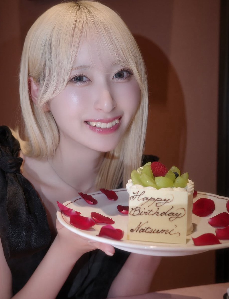 fccsinn's tweet photo. 遅くなったけどなつみちゃんHappybirthday
そして美月���ゃんHappybirthday

#川中子奈月心生誕祭
#大信田美月生誕祭 https://t.co/3JZH2OXeD3