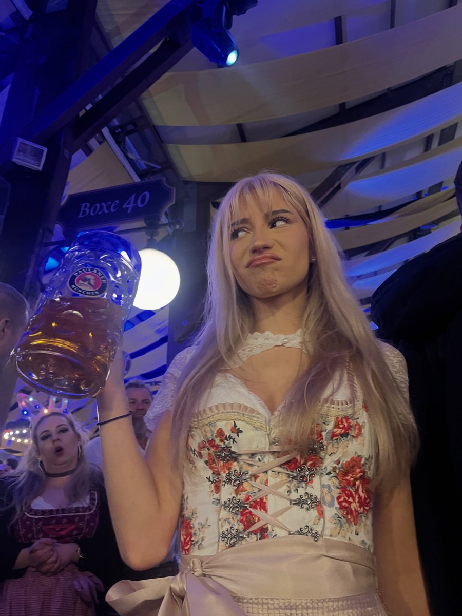 fnkrgu's tweet photo. dm if you know these cuties, i'll feed that dick til you cum https://t.co/gVwlFxTspk