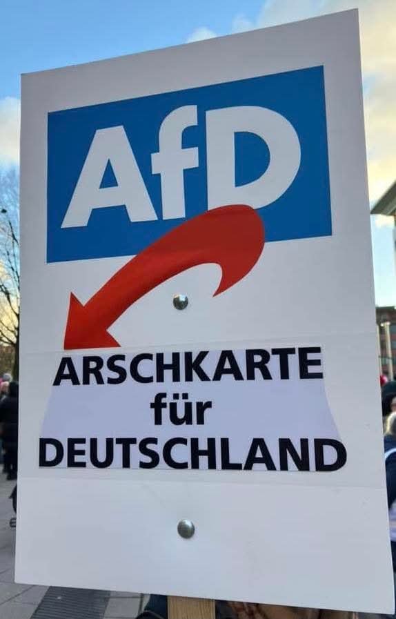 rick_sonnens's tweet photo. No Comment
#Demokratie
#Populismus #noafd #fckafd #NazisRaus #AfDmachtDumm #wirsindmehr #Wirsindbunt #afDnee #FCKNZS #fckafd #wirsindantifa #patridioten https://t.co/IoldZpxwWY