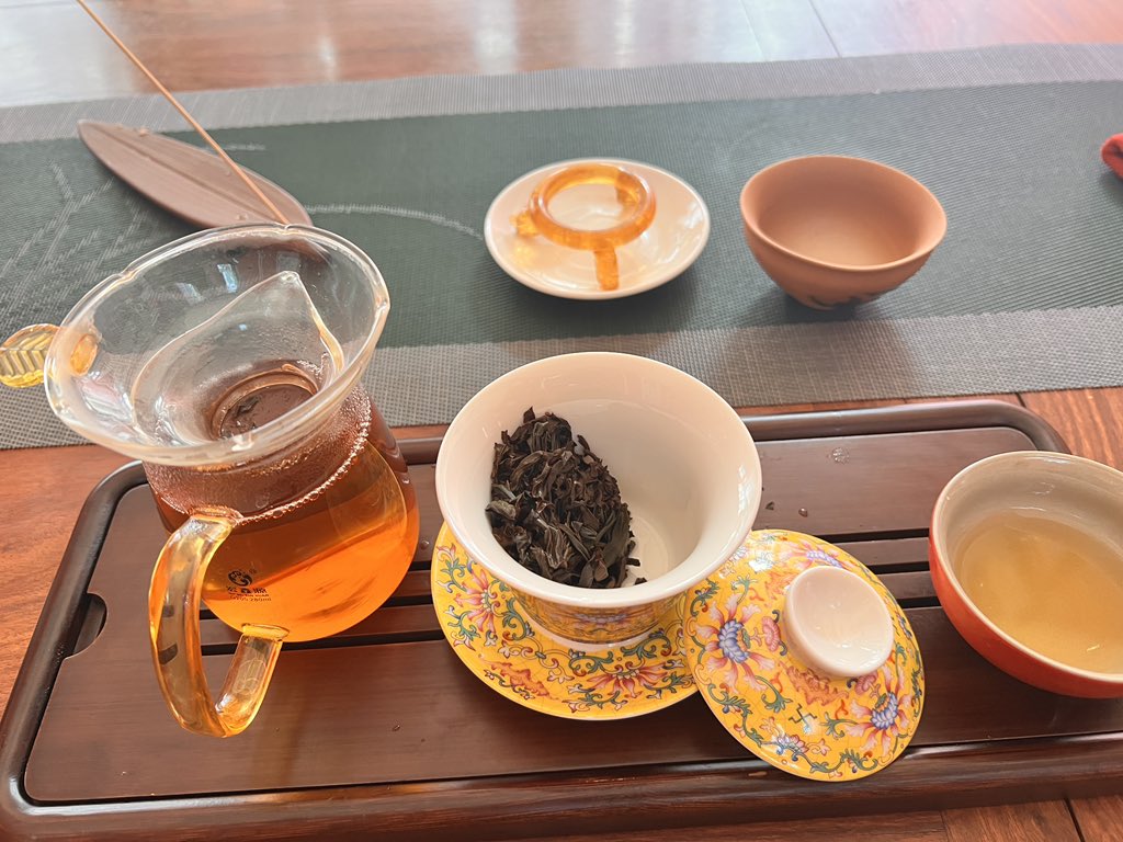 qiu25427's tweet photo. 有点累，出来透透气，顺便认识点新朋友。

还在活跃更推的蓝V，打个招呼呗？

不求互关刷量，就想交几个能聊得来、有想法的人。

有同感直接评论 

 #蓝V互关 #真诚交友 #浇朋友 https://t.co/zkmQ0fItci