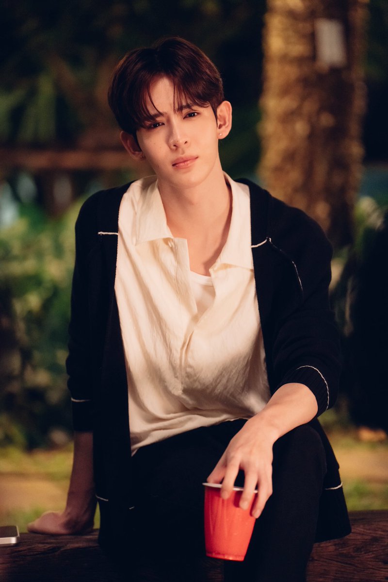 Jamessu_w's tweet photo. ดูจากหน้าแล้วมีความสงสัยกันไหมครับ ฝากทุกคนด้วยนะครับ เล่นกันได้พอหอมปากหอมคอ ฝากด้วยนะครับ มีอะไรให้พุดถึงเยอะแยะแน่นอนครับ ขอเสียงคนดูด้วยน้าา 

MR FANBOY CHAPTER 5
#MrFanboyEP5 https://t.co/Zogdb0DwE4