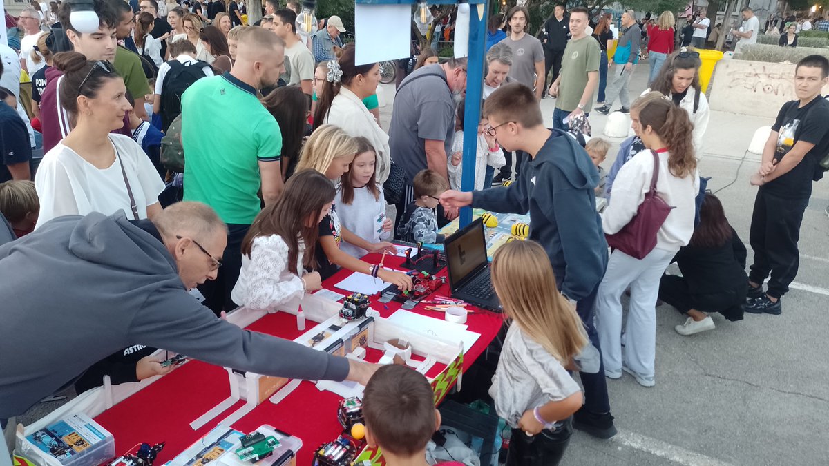 josipretrobits's tweet photo. Noć istraživača 2026, Zadar
#nocistrazivaca #zadar #unizd #Workshops https://t.co/IwBXCuiR6k