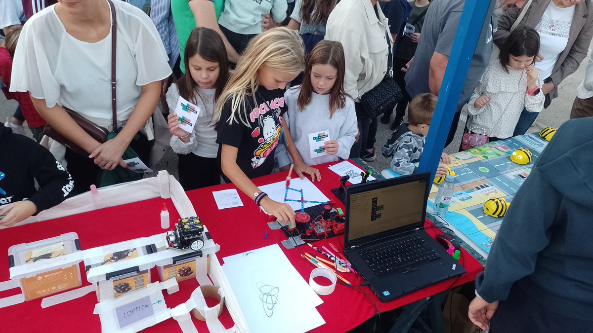 josipretrobits's tweet photo. Noć istraživača 2026, Zadar
#nocistrazivaca #zadar #unizd #Workshops https://t.co/IwBXCuiR6k