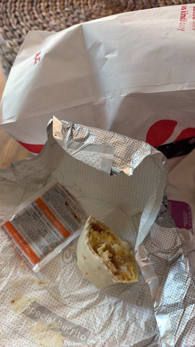THROATMUSCLES's tweet photo. DoorDash is so great. I will pay an extra 5 bucks to have a sub-human to deliver my food straight to my door every single time. https://t.co/Ky008NQn5B