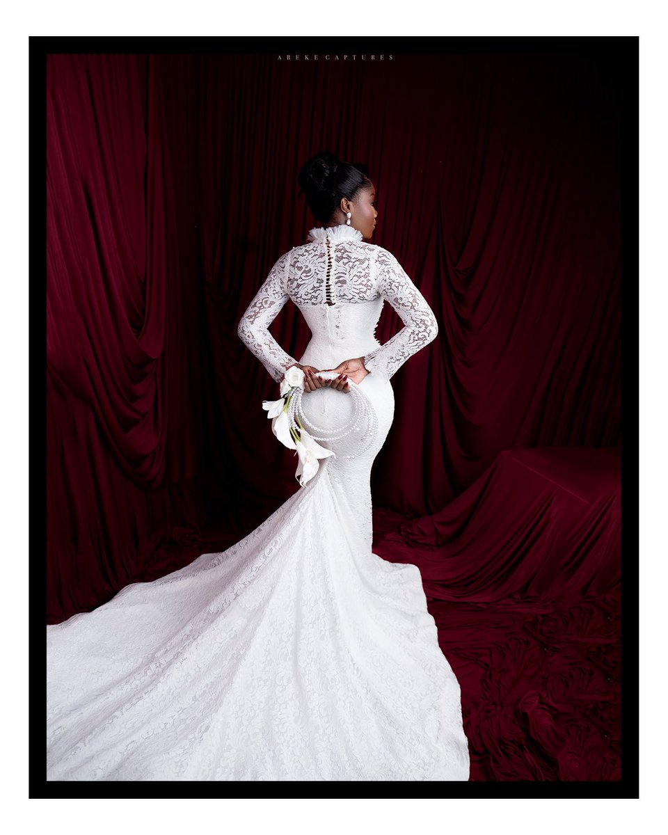 AtinukeOjajuni's tweet photo. I'm not the bride but I'm the bride's fashion designer ✂️✂️

Hope I ate???? https://t.co/uhHt5joLkl