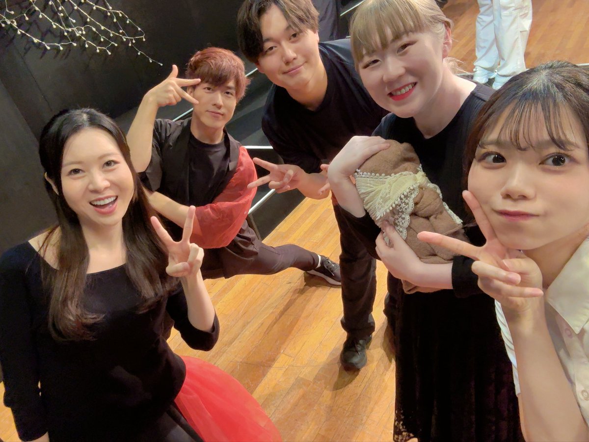 sana_fujit's tweet photo. リーディング公演 キセキ列車

3日目でした！
ご来場いただいた皆様ありがとうございました🕊️
大好きな4人！たくさん支えてもらってます

明日は千秋楽です
全力でアヤネとして生きていきます https://t.co/ilQ42fXDAa