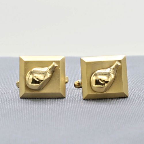 FlotsamMich's tweet photo. Vintage Hickok cufflinks designed with the golfer in mind. 
#vintage #jewelry #mensjewelry #cufflinks #golf #sport #FathersDay #giftfordad #giftforhusband #giftforhim #giftforgolfer #etsyvintage https://t.co/tI7cj1CDFV https://t.co/fFzmaAVjmK