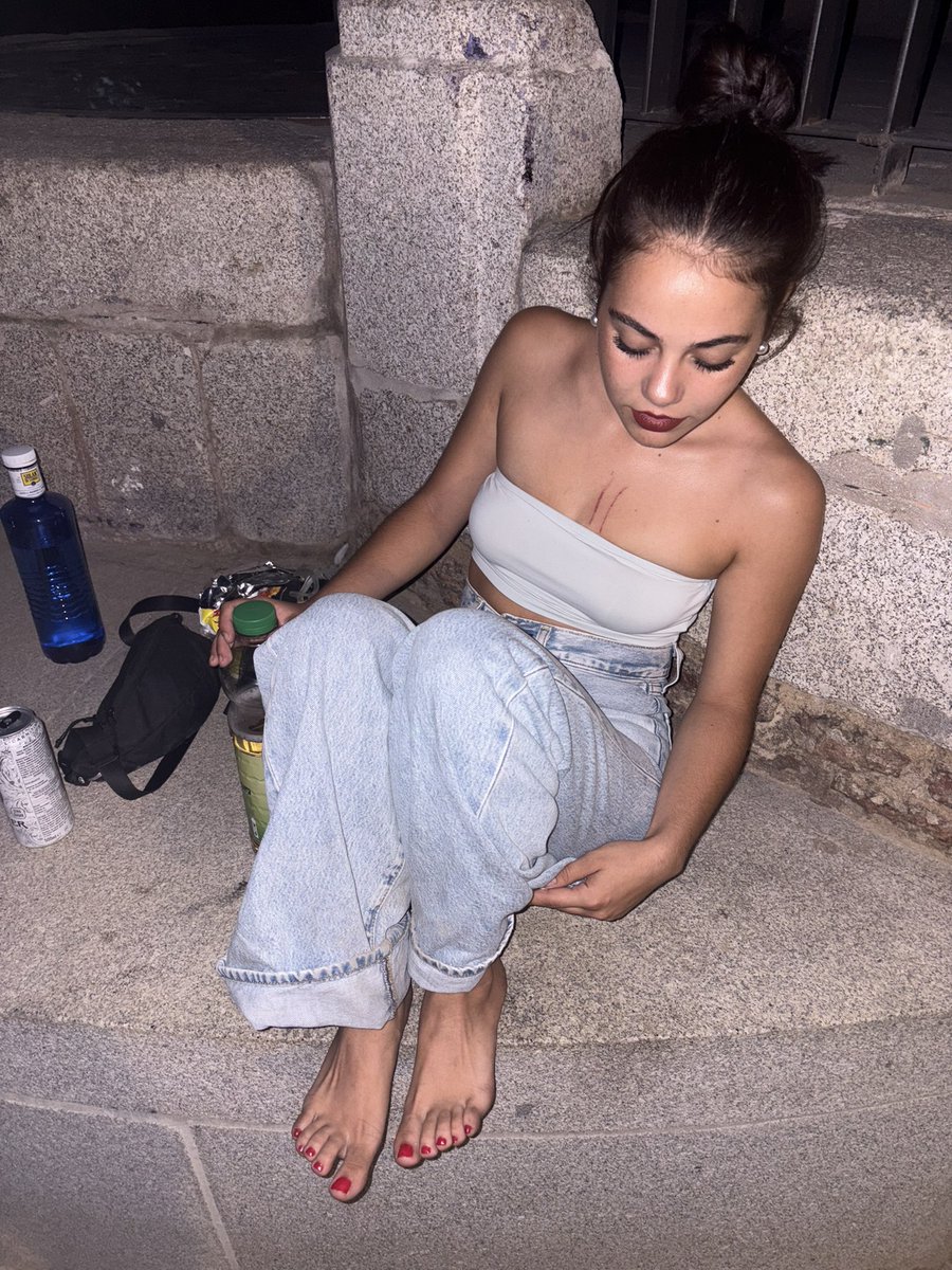 latentaciooon's tweet photo. quien me va a pagar hoy la cena?🙂‍↕️ https://t.co/QNmt84OjAC