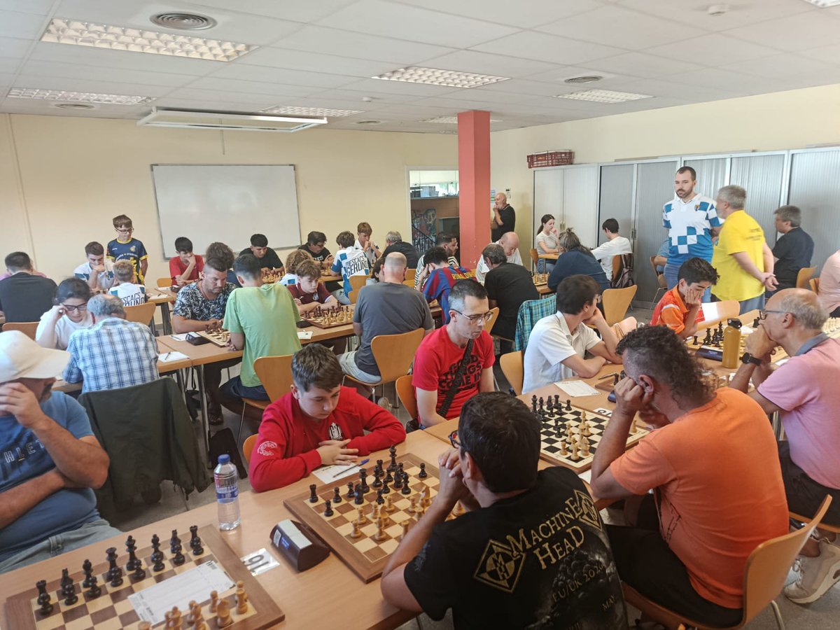escacsgerunda's tweet photo. 🏆 #TerritorialGironi | 1a Ronda

En marxa el Territorial.
Les tres primeres rondes a Girona.

#EscacsGerunda @escacsfigueres
@ccivics_gi #Girona https://t.co/61zeJdgUXc