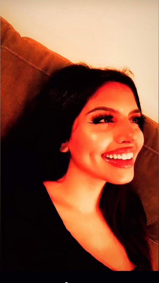 Thatgurllathiii's tweet photo. Throwback to teenage huda✨😍 https://t.co/pljePrfame
