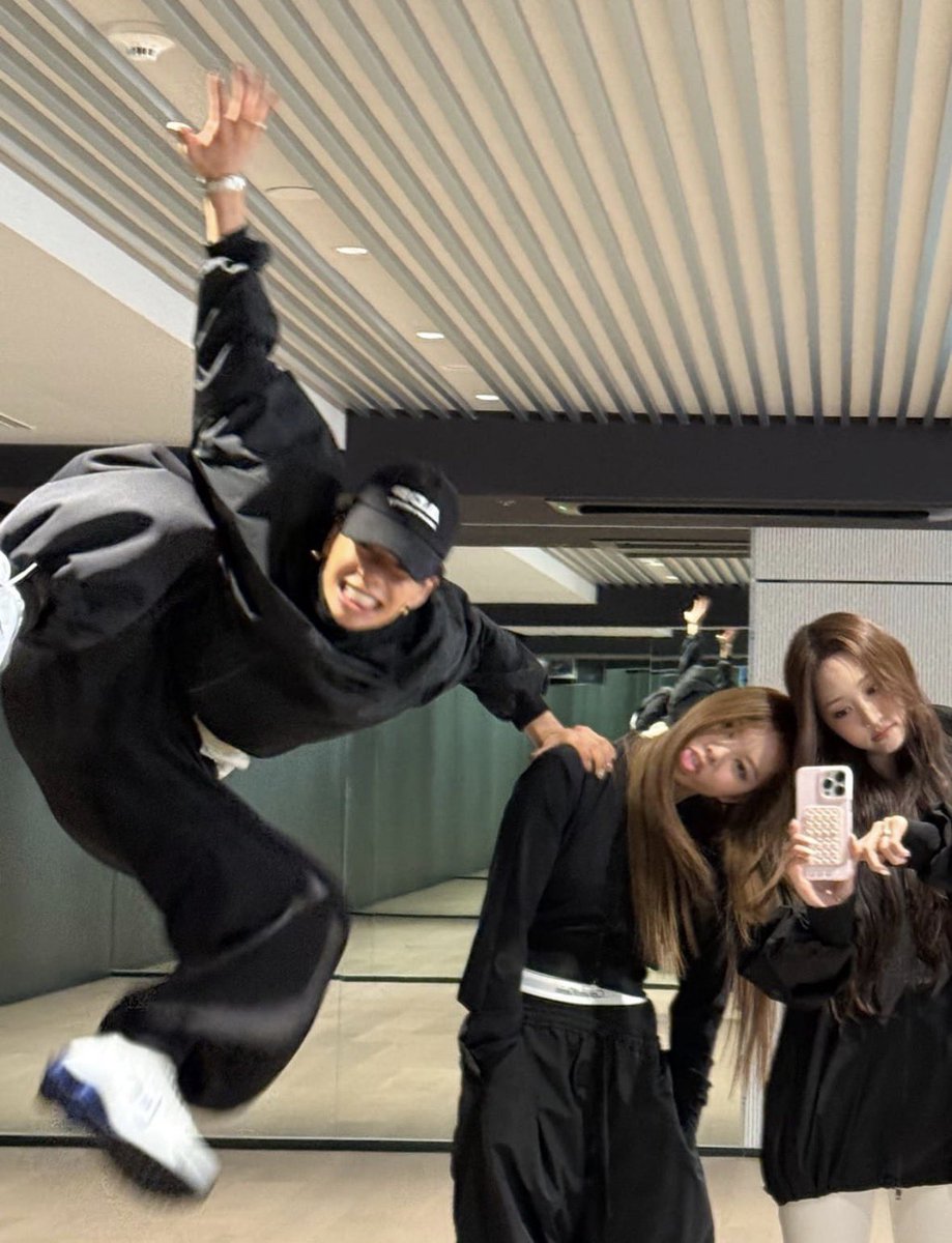 alldayzone's tweet photo. YOUNGSEO’S POST FOR TARZZAN’S BD https://t.co/YKewU73tuE