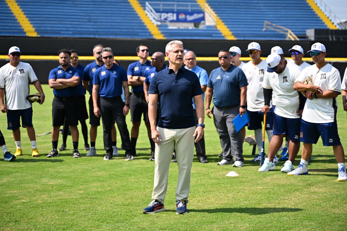 Magallanes_bbc's tweet photo. La Nave inicia su travesía hacia el Bicampeonato

📸 @_elioMphoto 

#Magallanes #Campeonesabordo https://t.co/SlKOJV47LH
