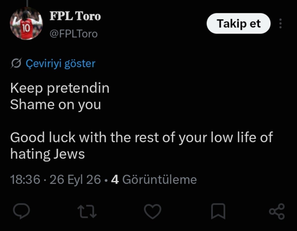 ThatOfElegance's tweet photo. This bro was insisting on the dude who got sent off with a red card wasn't doing a rifle celebration. 

To humor him; I don't actually hate any Jewish fella for being jewish. Most of the western media that we knew and loved is made by the Jewish, I just can't stand genocides. https://t.co/naRurD9bKj