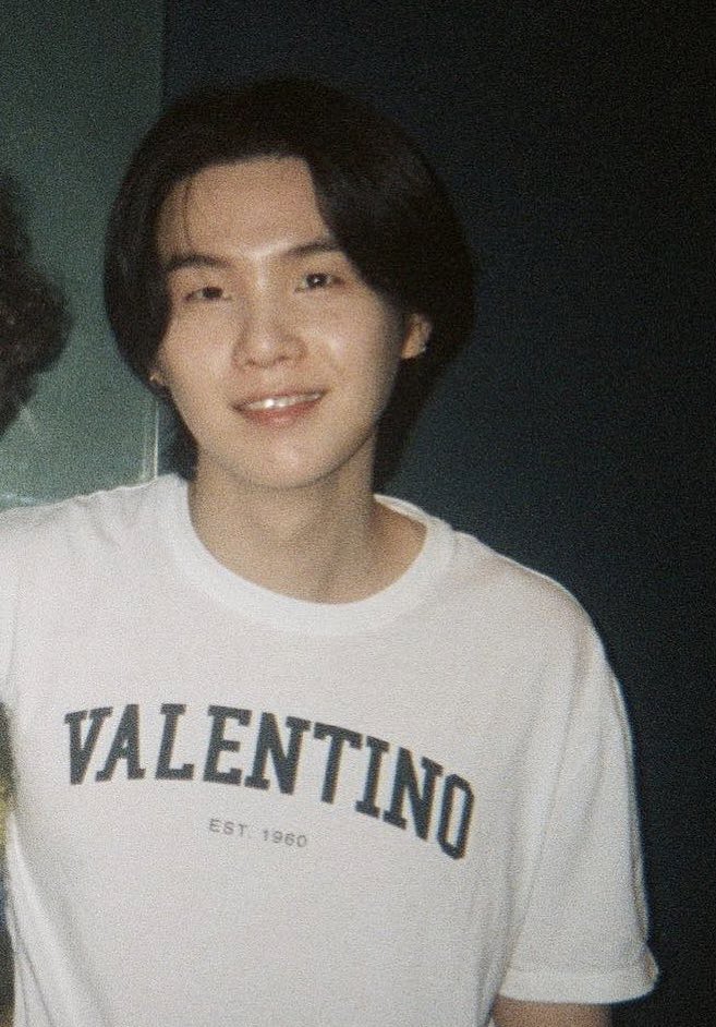 honeysugatd's tweet photo. ยุนกิกับกล้องฟิล์มคือที่สุดด 90s ตกหลุมรัก https://t.co/EWhEoqWplU