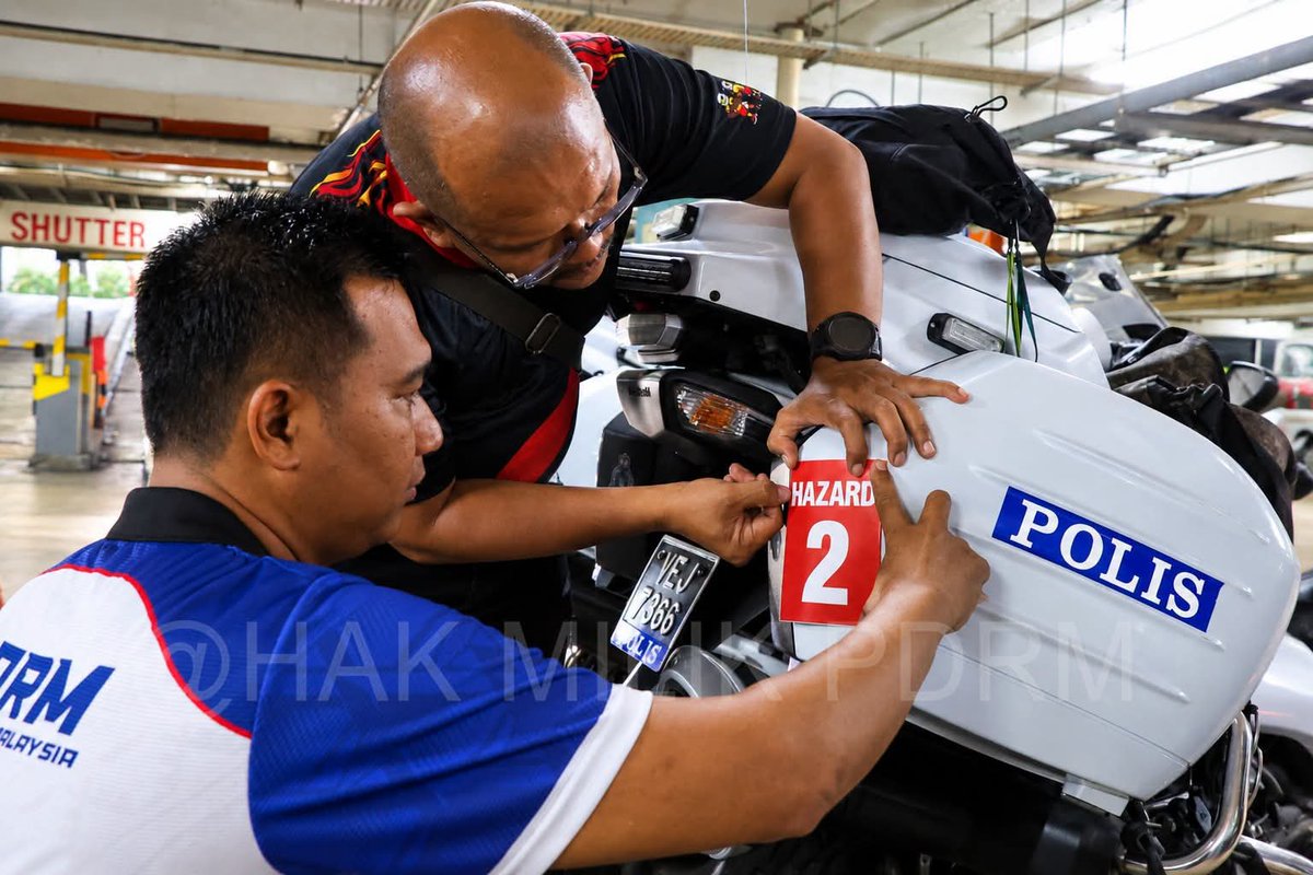 PDRMsia's tweet photo. LTdL 2026: PENGARAH JSPT TEKANKAN KESIAPSIAGAAN, KESELAMATAN DAN KELANCARAN TRAFIK

Bacaan lanjut menerusi pautan berikut, 
https://t.co/QaT2hgiMzH https://t.co/mVYNF0U27o