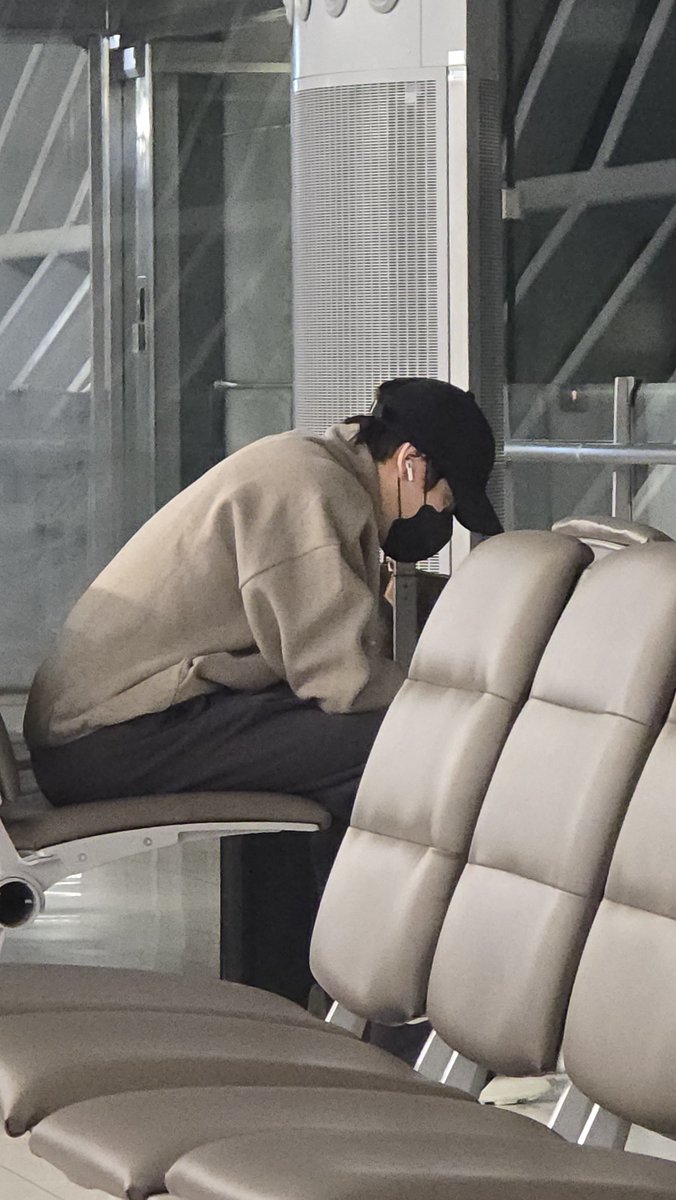 BamBB9397's tweet photo. 25/9/2026
BKK ✈︎ ICN

#BamBam #뱀뱀 https://t.co/tWieUlZKkk