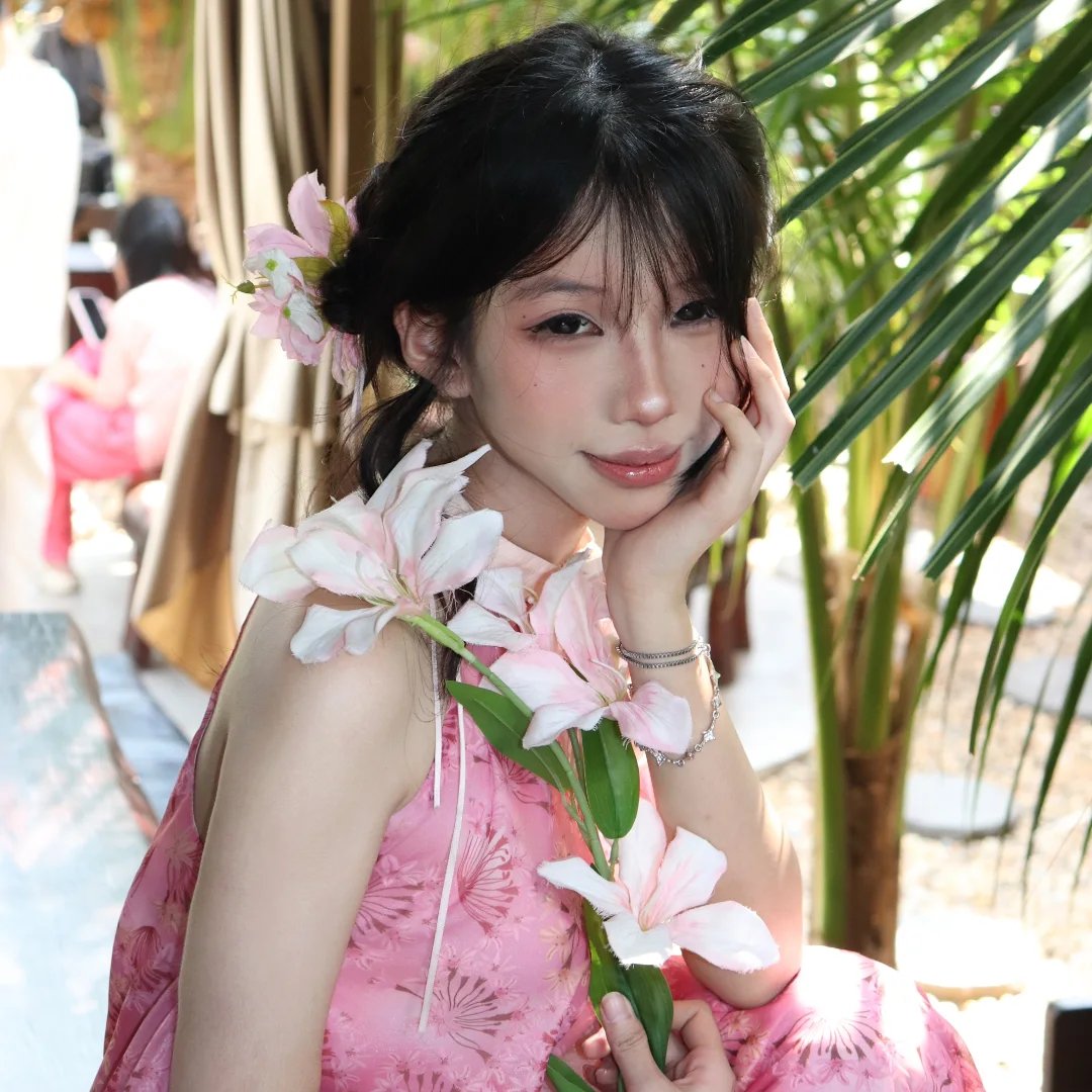 SeuChannel28964's tweet photo. Anh Thư vốn là 1 hsg nhưng trong một lần em đã vô tình bị thằng khác đè ra huấn luyện tình dục. Kể từ đó em như trở thành một con người khác. Một con đĩ chỉ nghĩ đến cặc của trai, trở thành công cụ td. Sẵn sàng liếm cặc bất cứ khi nào cho bất cứ ai https://t.co/5GXnk4v4Vj